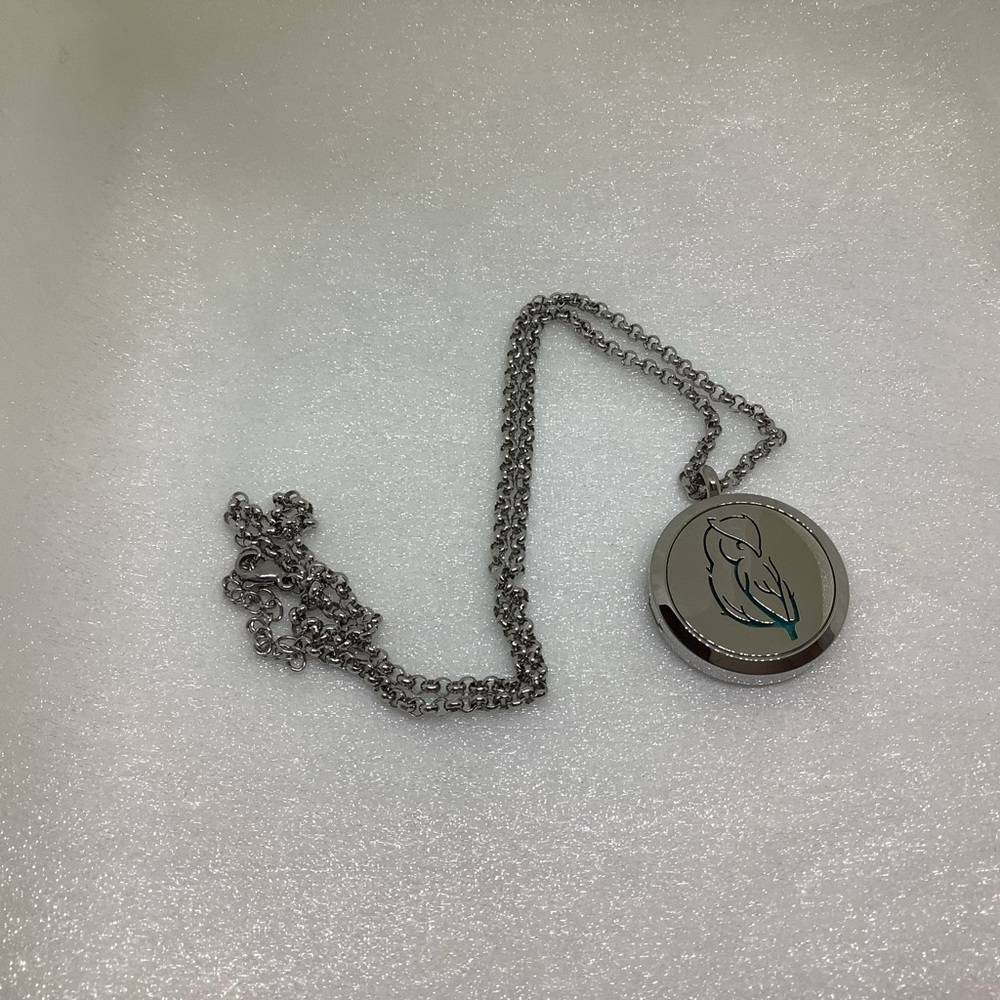 Jewelry In Bloom Necklace Owl Diffuser Comes with Essential Oil Key